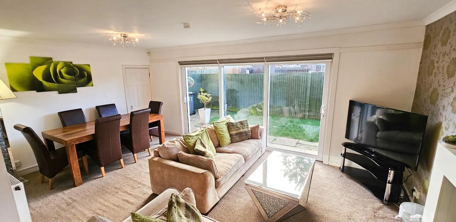 Dochart 3 Bedroom Apartment - Edinburgh location